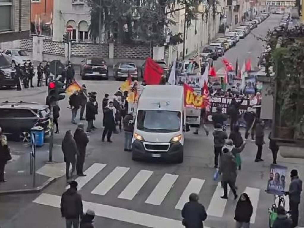1768075251-corteo-milano.JPG