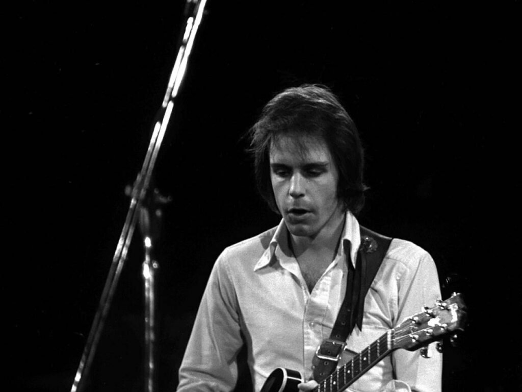 1768121518-bob-weir-1975.jpg