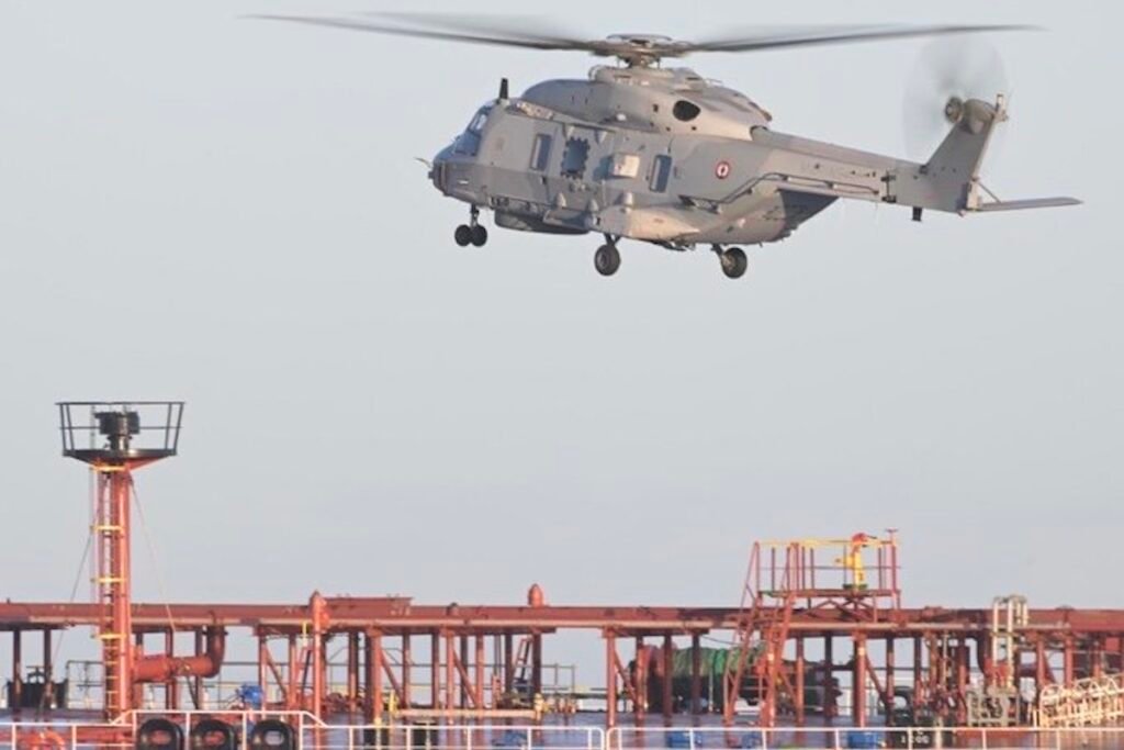1769094478-elicottero-marina-francia-petroliera.jpeg
