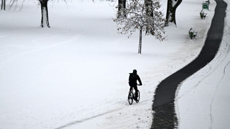 27-radfahrer-im-schnee-b49b26999d9b0397.jpg