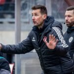 Chef-Trainer-Miroslave-Klose-1-FC-Nuernberg-gibt-Anweisungen-an-die-Mannschaft-dahinter-der-vierte-O.jpeg