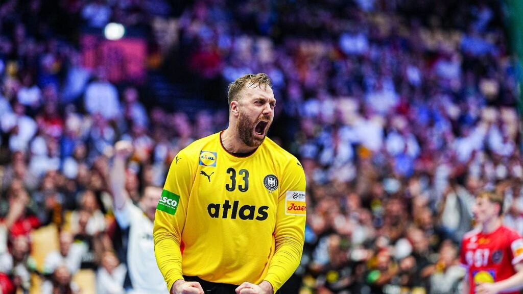 Jubel-nach-Parade-Andreas-Wolff-Deutschland-33-DEN-Deutschland-vs-Oesterreich-Handball-EHF-Europamei.jpeg