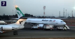 ein-flugzeug-der-iranischen.webp.webp