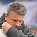 fc-trainer-lukas-kwasniok-nach-einem-furiosen-saisonstart-wartet-der-trainer-des-1-fc-koeln-seit-sie.webp