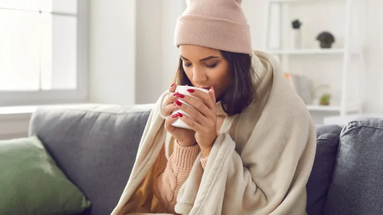 frieren-eine-decke-waermt-zwar-zusaetzlich-koennen-sie-dafuer-sorgen-dass-die-waerme-gar-nicht-erst.webp