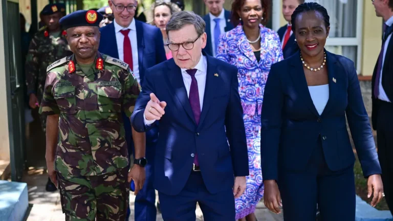 johann-wadephul-besucht-kenia-die-afrika-reise-des-aussenminister-wird-durch-trumps-politik-uebersch.webp