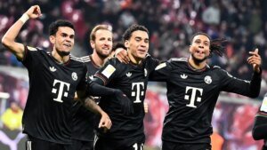 luis-diaz-harry-kane-jamal-musiala-und-michael-olise-die-bayern-feiern-den-5-1-sieg-in-leipzig.jpg