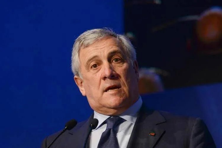 tajani_sfondoblu_ipa_fg.jpeg