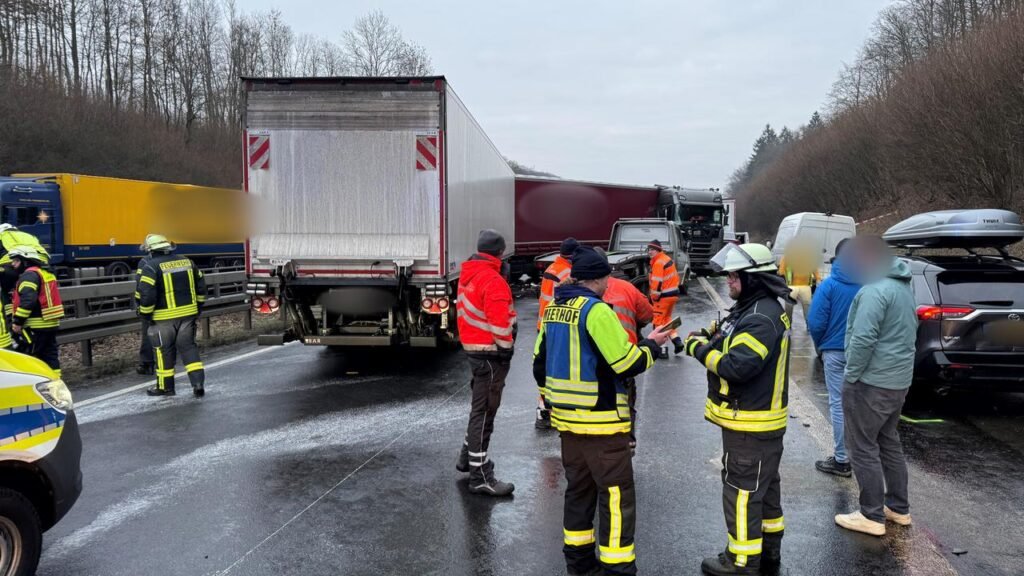 unfallserie-a44-tote-verletzte-1001280x720.jpeg