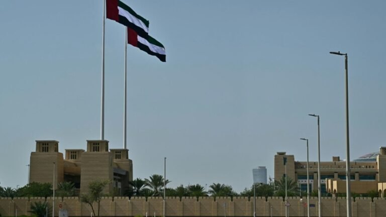 04-gespraechsort-abu-dhabi-cc94d2ff97e8e226.jpg