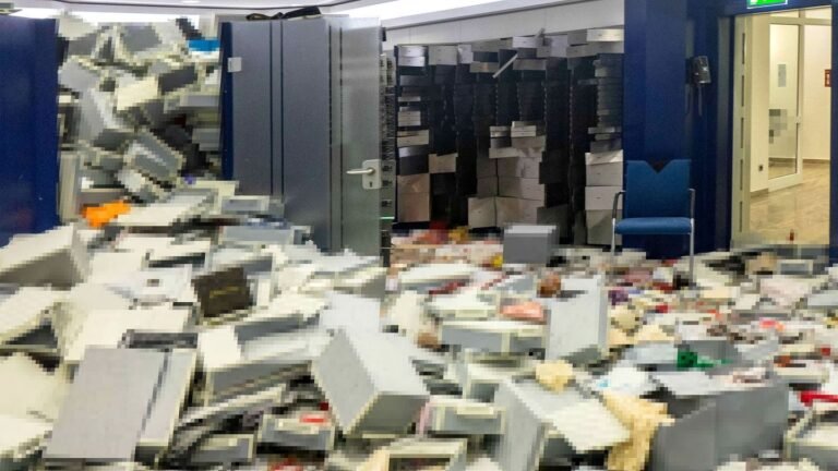 09-yrmn4mfne7v5axs2048jpeg-ae9b8321a3ca9195.jpg
