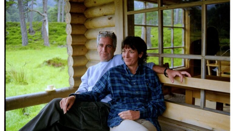10-epstein-l-und-seine-freundin-ghislaine-maxwell-5fa7d7a753ab8a02.jpg