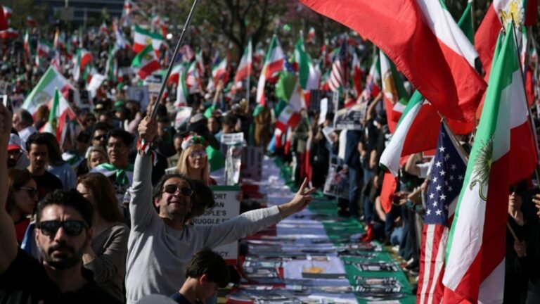 16-demonstration-gegen-die-regierung-in-teheran-in-den-usa-e48703197fd2cef3.jpg