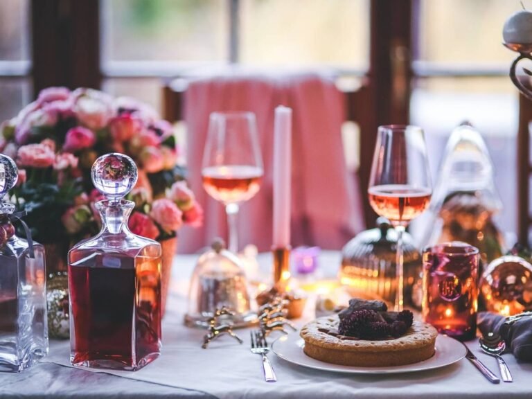 1739533569-table-setting-791148-1280.jpg