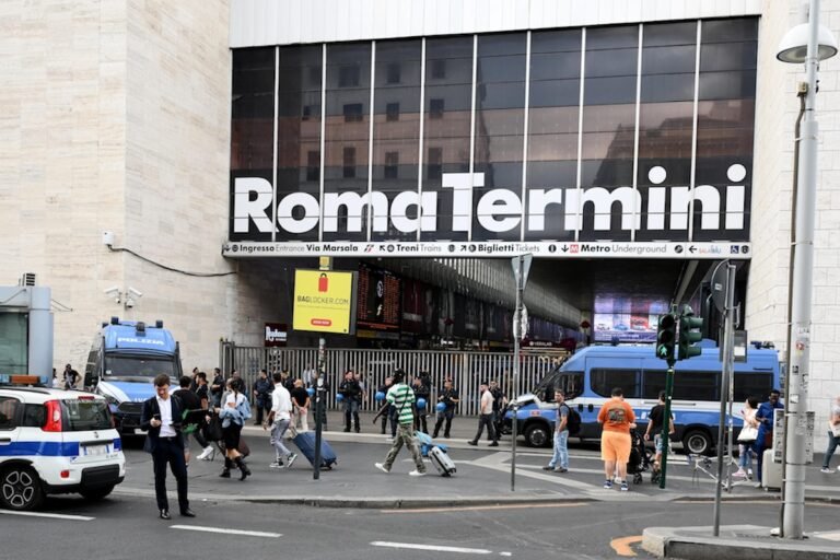 1771924572-roma.jpg