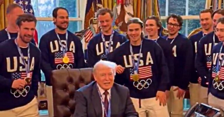 1772021285_trump-hockey.jpg
