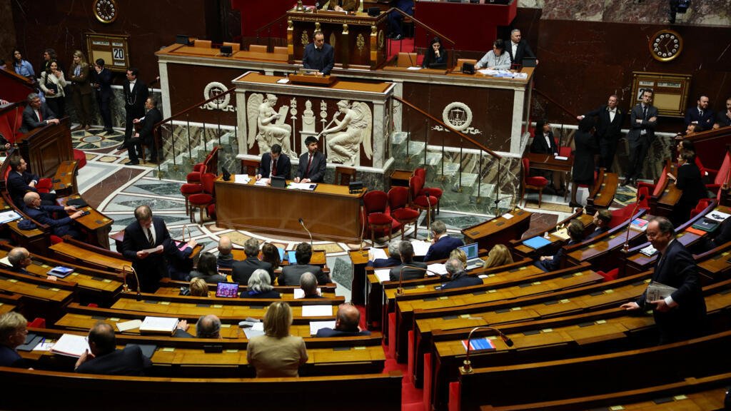 2026-01-20T161325Z-1705529737-RC245JA65JXM-RTRMADP-3-FRANCE-POLITICS-BUDGET.jpg