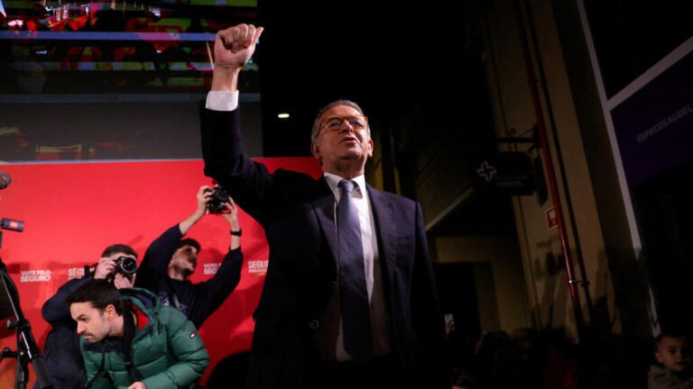 2026-02-06T224605Z-790890318-RC2LGJAK03E3-RTRMADP-3-PORTUGAL-ELECTION-PRESIDENT.jpg