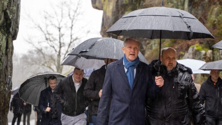 22-02-2026-Nordrhein-Westfalen-Horn-Bad-Meinberg-Thueringer-AfD-Chef-Bjoern-Hoecke-M-besucht-die-Ext.jpeg