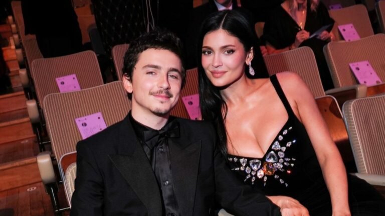 23-kylie-jenner-muntert-timothC3A9e-chalamet-auf-16-9-spoton-article-1133776.jpg