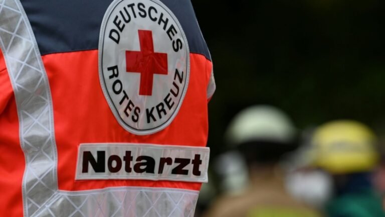 27-notarzt-bei-einer-uebung-939573f88a5fecd3.jpg