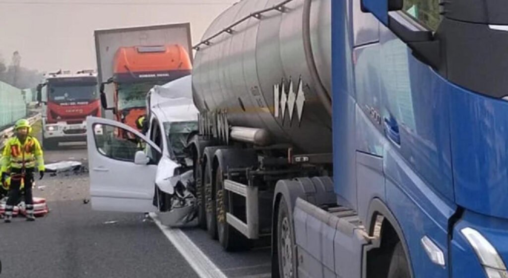 9341099_05085406_incidente_a1_camion.jpg