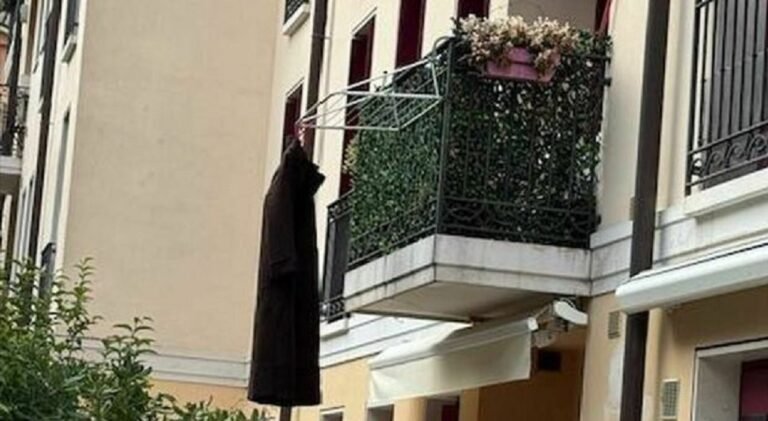 9362858_16084145_panni_stesi_condominio.jpg