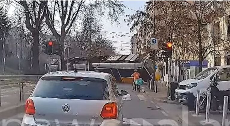 9386203_27182122_tram.jpg