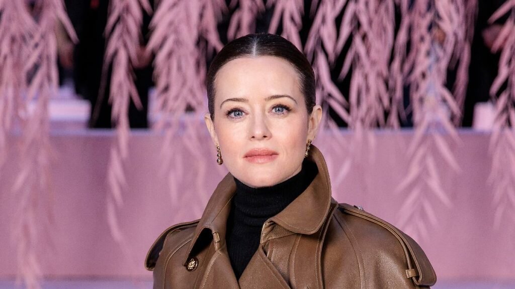 Claire-Foy-attends-CHANEL-Haute-Couture-Spring-Summer-2026-Runway-during-Paris-Haute-Couture-Fashion.jpeg