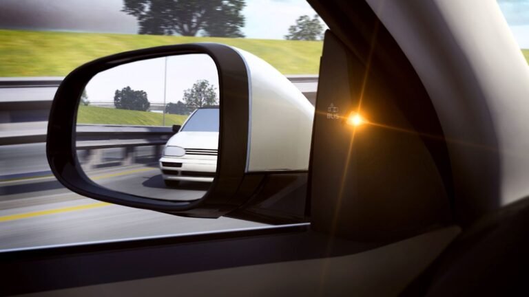 Das-von-Volvo-BLIS-genannte-System-gilt-als-Klassiker-der-Totwinkelwarner.jpg