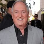 FILE-Neil-Sedaka-attends-the-Warner-Bros-Premiere-of-Jersey-Boys-at-the-2014-Los-Angeles-Film-Festiv.jpeg