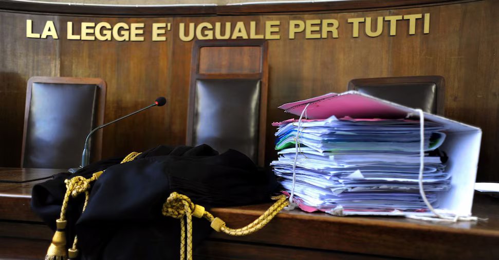 GIUSTIZIA_AULA_TRIBUNALE_TOGA_FALDONI_FOTOGRAMMA-U41614502261uDg-1440x752@IlSole24Ore-Web.jpg