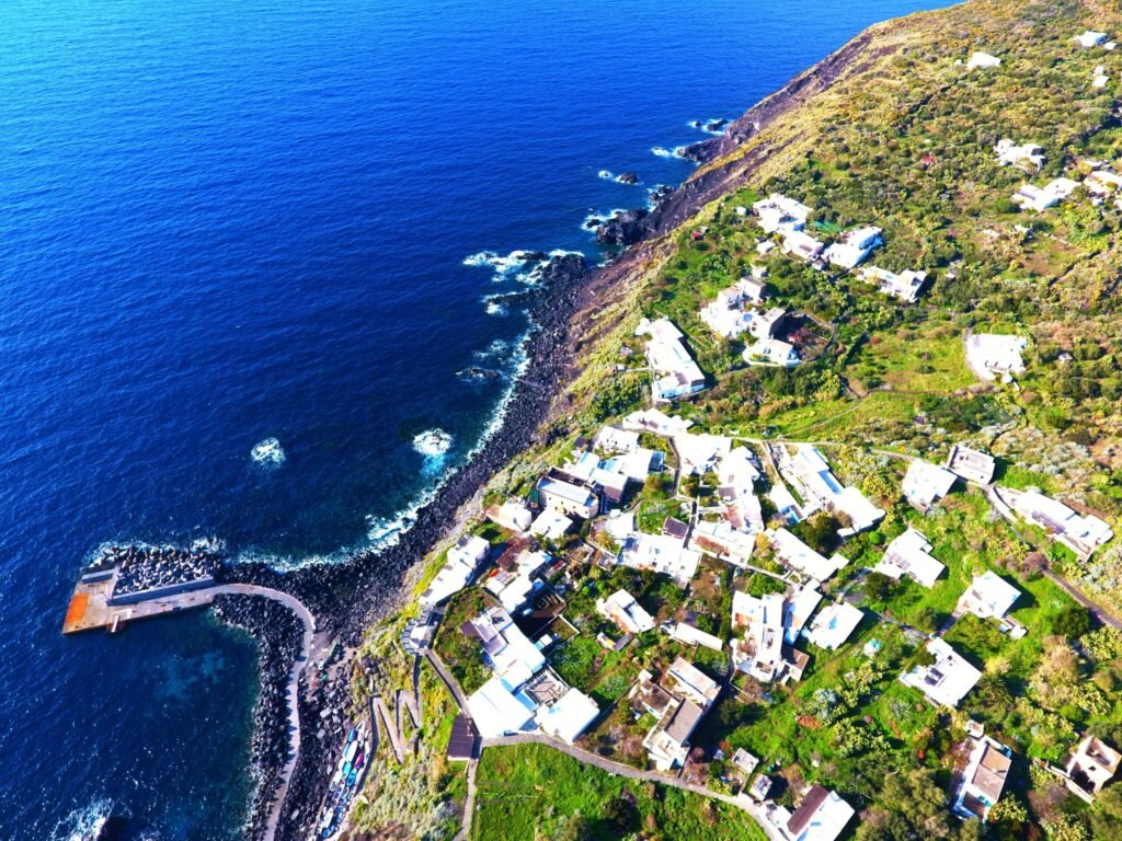Ginostra-Stromboli-scuola-alunna-1-scaled.jpg