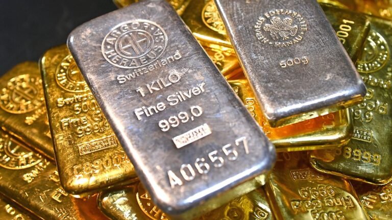 NEUE-REKORDHOEHEN-Gold-und-Silber-erklimmen-neue-Rekorde-Goldbarren-und-Feinsilber-Barren-Sterling-S.jpeg