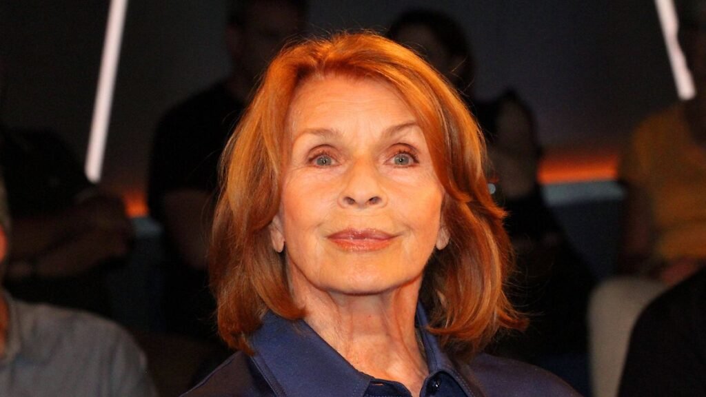 Senta-Berger-zu-Gast-bei-der-NDR-Talk-Show-am-15-09-2023-in-Hamburg-NDR-Talk-Show-am-15-09.jpg