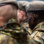 Soldaten-des-Heimatschutzregiments-5-der-Bundeswehr-stehen-bei-einem-oeffentlichen-Regimentsappell-i.jpeg