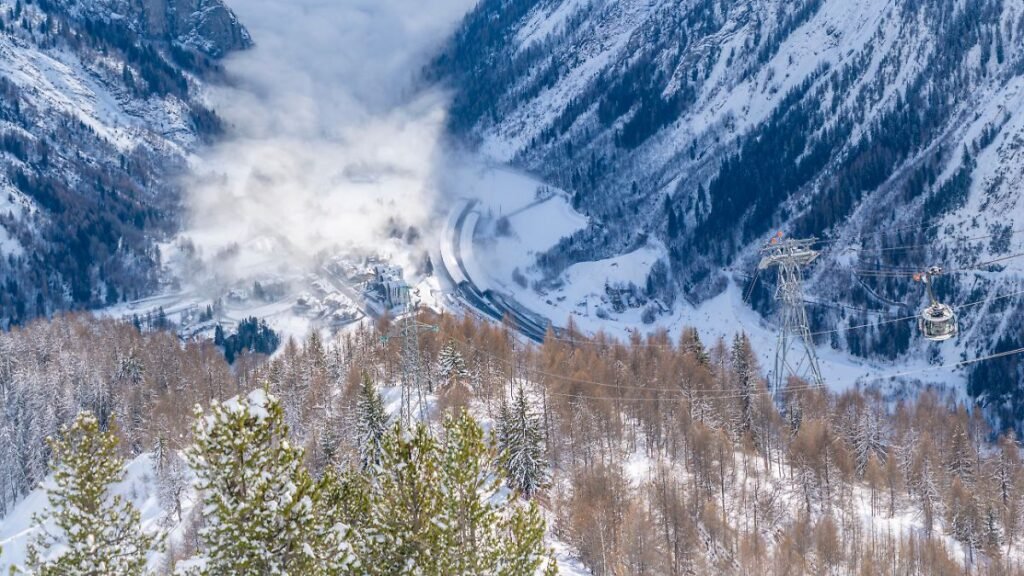 View-of-snow-covered-Aosta-Valley-from-Pavillon-du-Mont-Frety-in-winter-Courmayeur-Aosta-Valley-Ital.jpeg