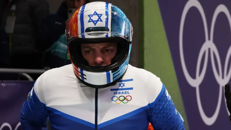 adam-edelman-waehrend-seines-laufs-ging-es-im-schweizer-fernsehen-nicht-um-seine-sportliche-leistung.webp