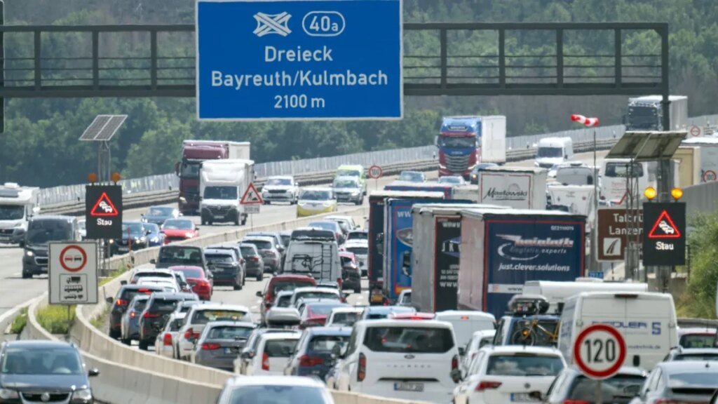 auf-bayerns-autobahnen-gab-es-2025-mehr-stau-archivbild.jpg