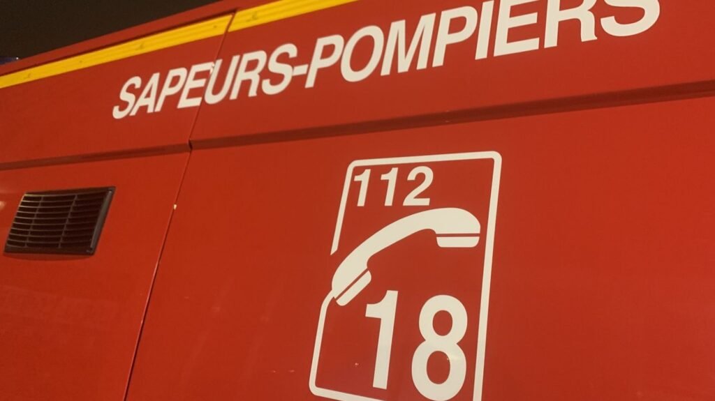 camion-de-pompiers-de-nuit-a-reims-dans-la-marne-699ebb0deb333511322558.jpg