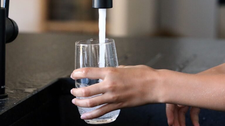 eau-potable-6585c8d2b8fd4188154664.jpg