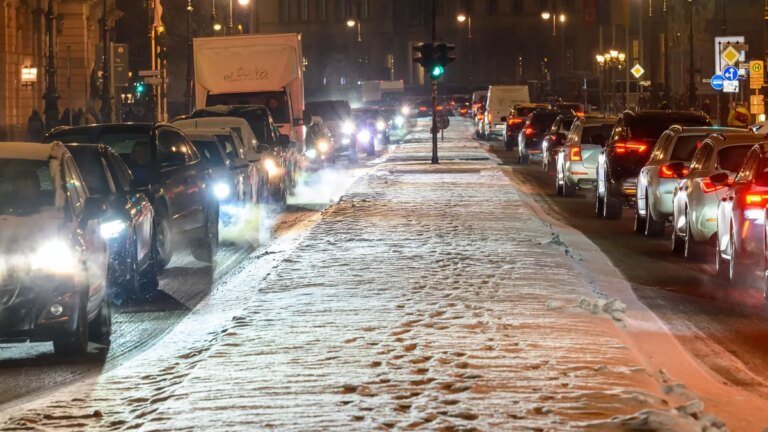 ein-kurzurlaub-in-den-winterferien-ist-unter-berlinern-sehr-beliebt-symbolbild.jpg
