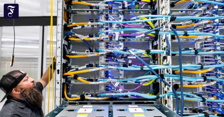 ein-techniker-arbeitet-an.webp.webp