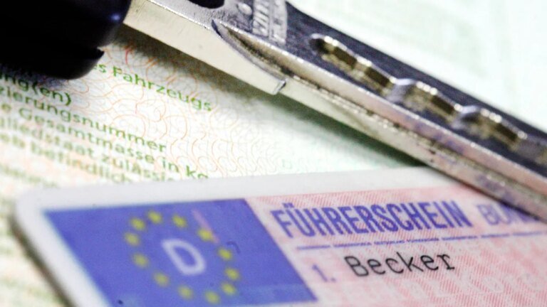 fuehrerschein-in-deutschland-gibt-es-seit-2013-insgesamt-16-fahrerlaubnisklassen.jpg