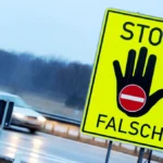 geisterfahrer-wer-falsch-auf-die-autobahn-auffaehrt-bringt-andere-und-sich-selbst-in-toedliche-gefah.webp