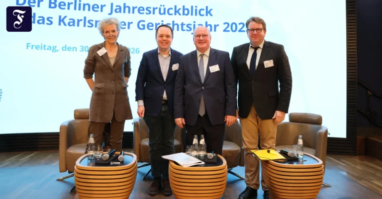 im-publikum-hoerten-amtierende.webp.webp
