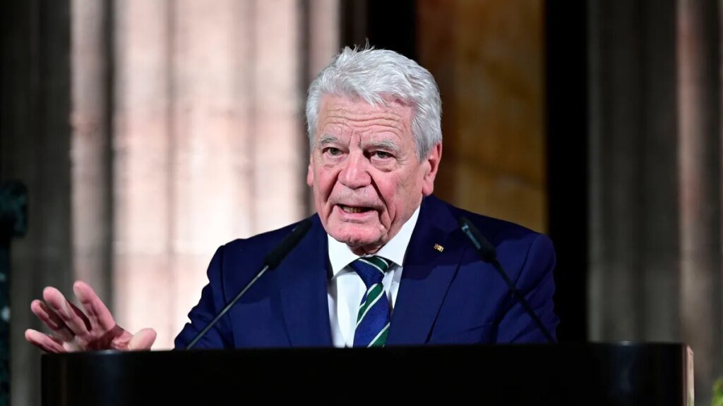 joachim-gauck-bei-der-verleihung-des-internationalen-brueckepreises-der-europastadt-goerlitz.jpg