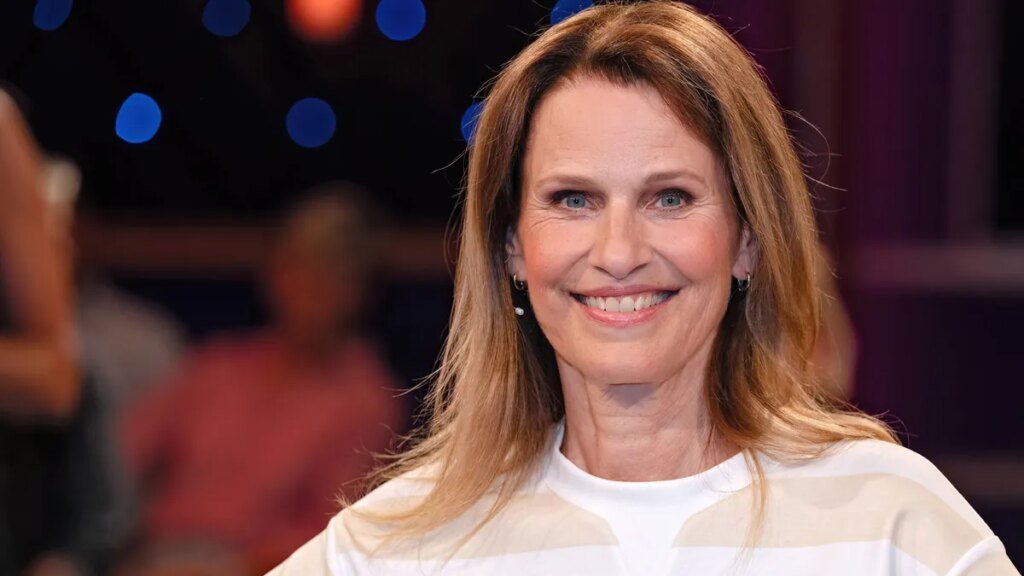 katrin-mueller-hohenstein-sie-ist-als-moderatorin-von-das-aktuelle-sportstudio-bekannt.jpg