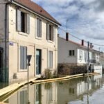 les-madriers-permettent-aux-sinistres-des-inondations-a-saintes-de-sortir-de-chez-eux-ce-23-fevrier.jpeg