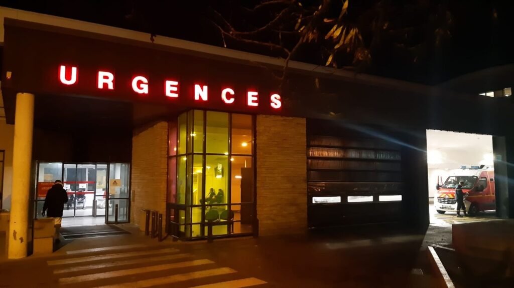 les-urgences-du-chu-caremeau-de-nimes-69944ac261ef8557315187.jpg